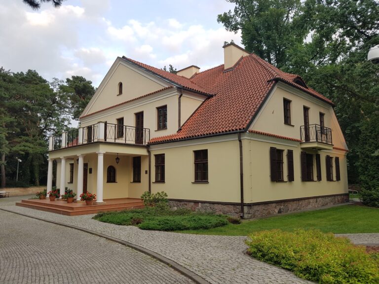 dworek 768x576