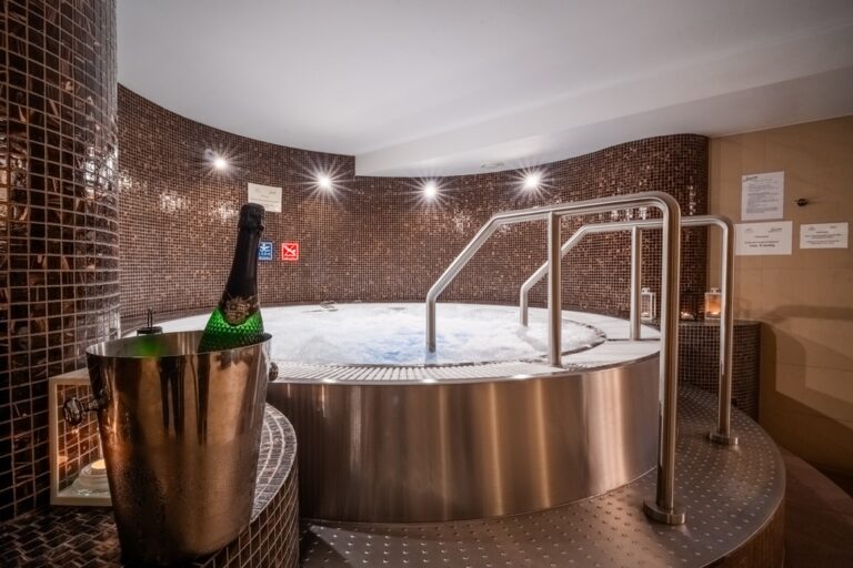 22.04.2025 Hotel Austeria karta sociale 12 768x512