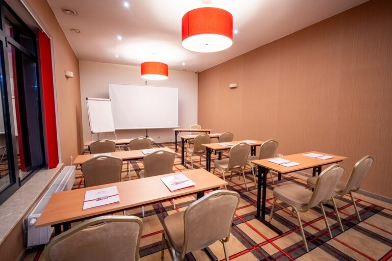 22.04.2025 Hotel Austeria karta sociale 26 768x512