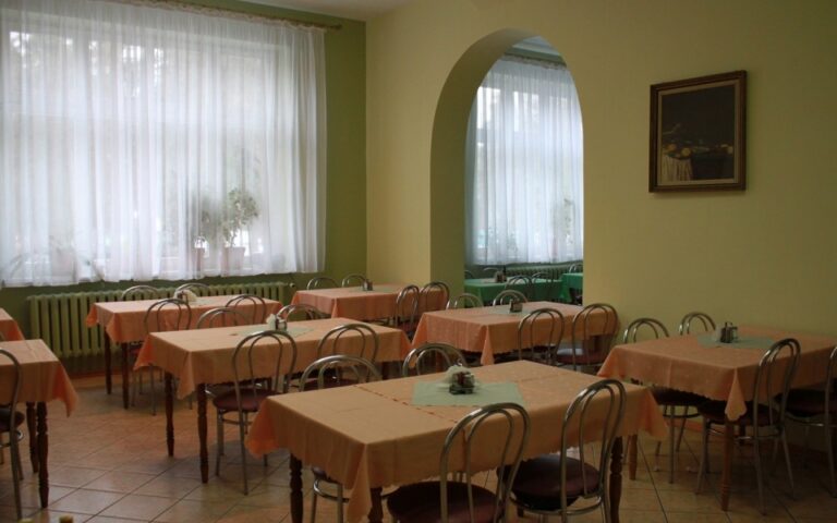 grazyna stolowka 4ddbfe83c09bf0cdf9775948f901fff2 768x480